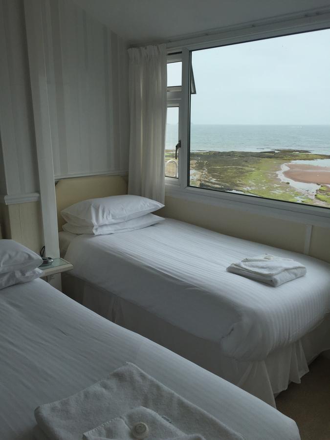 Torbay Sands Hotel Пейнтън Екстериор снимка